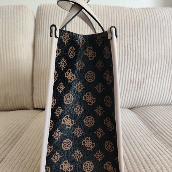 large "graffitied" punk rock vibes Guess handbag in GREAT CONDITION - Picture 6 of 8